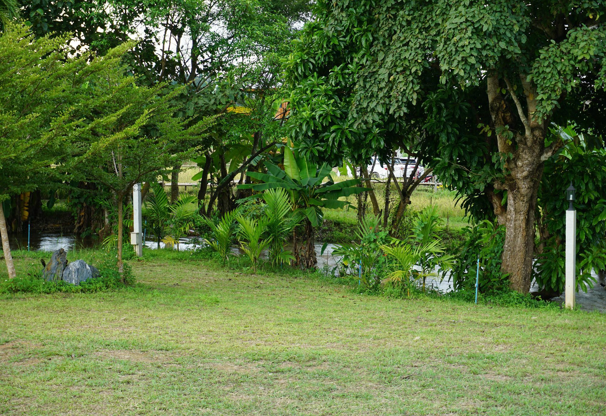 Hotel Ban Suan Tawan Chiang Dao Exterior foto